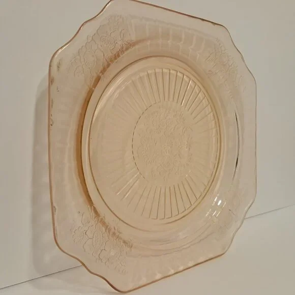 Set of five vintage Anchor Hocking Blush salad plates - Picture 5 of 9